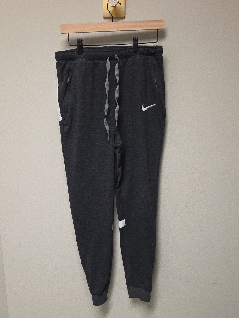 Nike Dri-Fit Mens Joggers, Medium